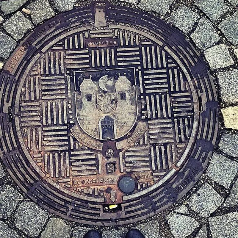Manhole cover in Písek, Czechia