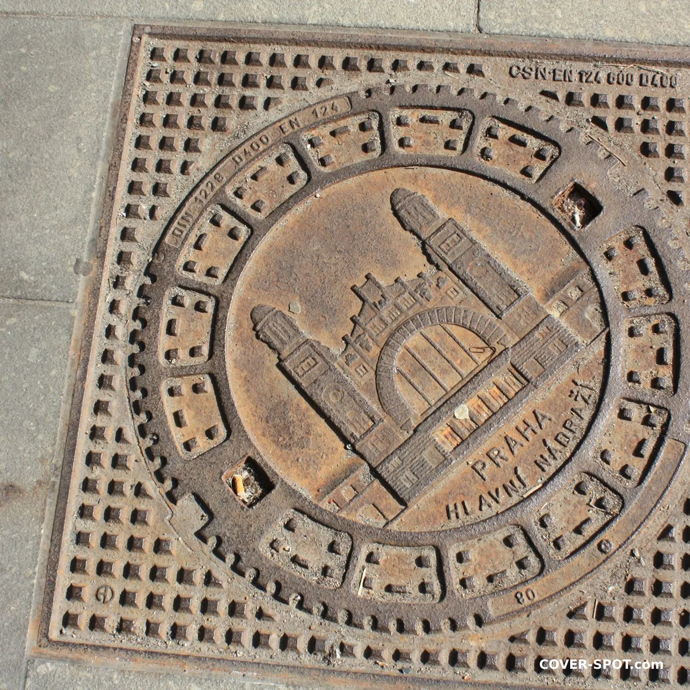 Manhole cover in Praha, Czechia