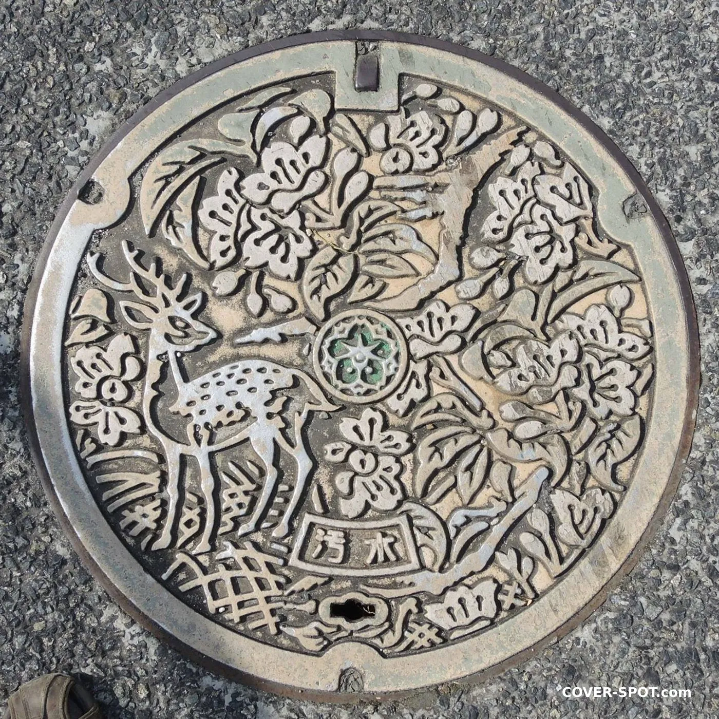 Właz kanalizacyjny w Nara-shi, Japan