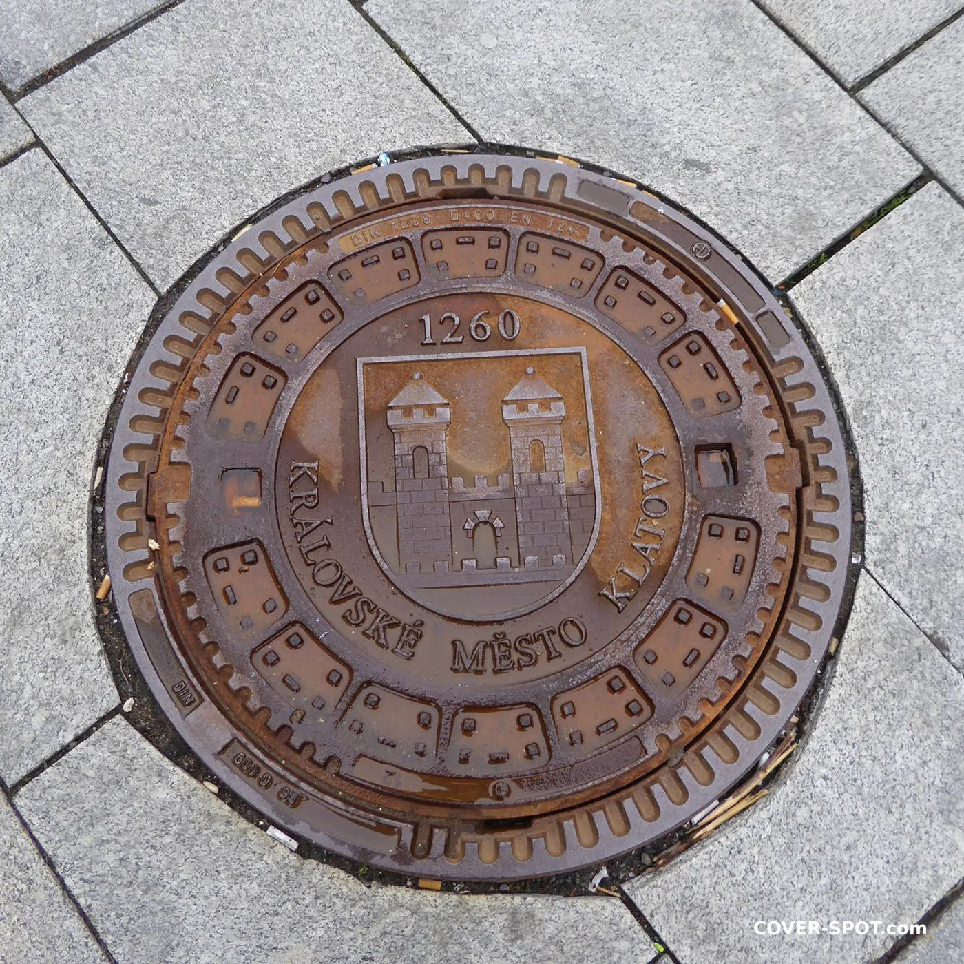 Tapa de alcantarilla en Klatovy, Czechia