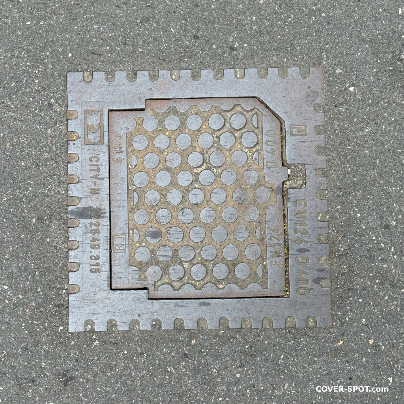 Tapa de alcantarilla en Billund, South Denmark, Denmark