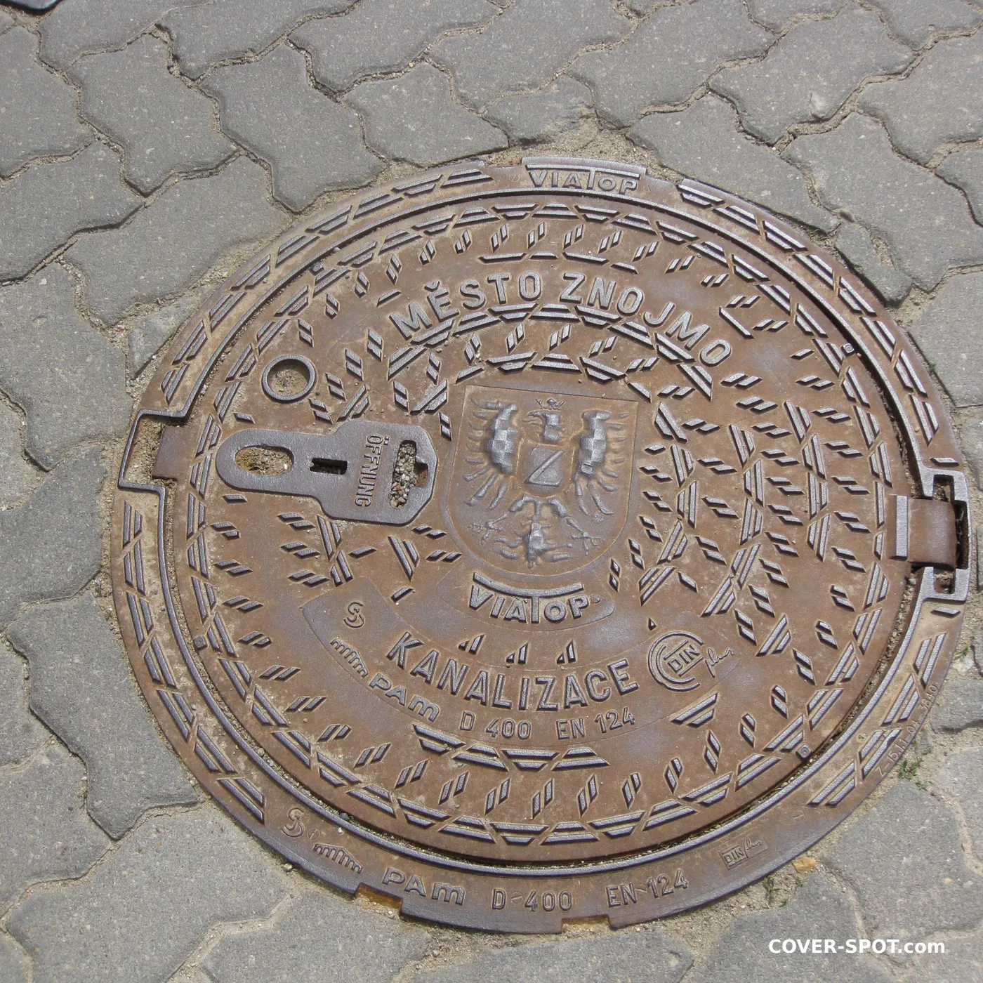 Plaque d'égout à Znojmo, Czechia