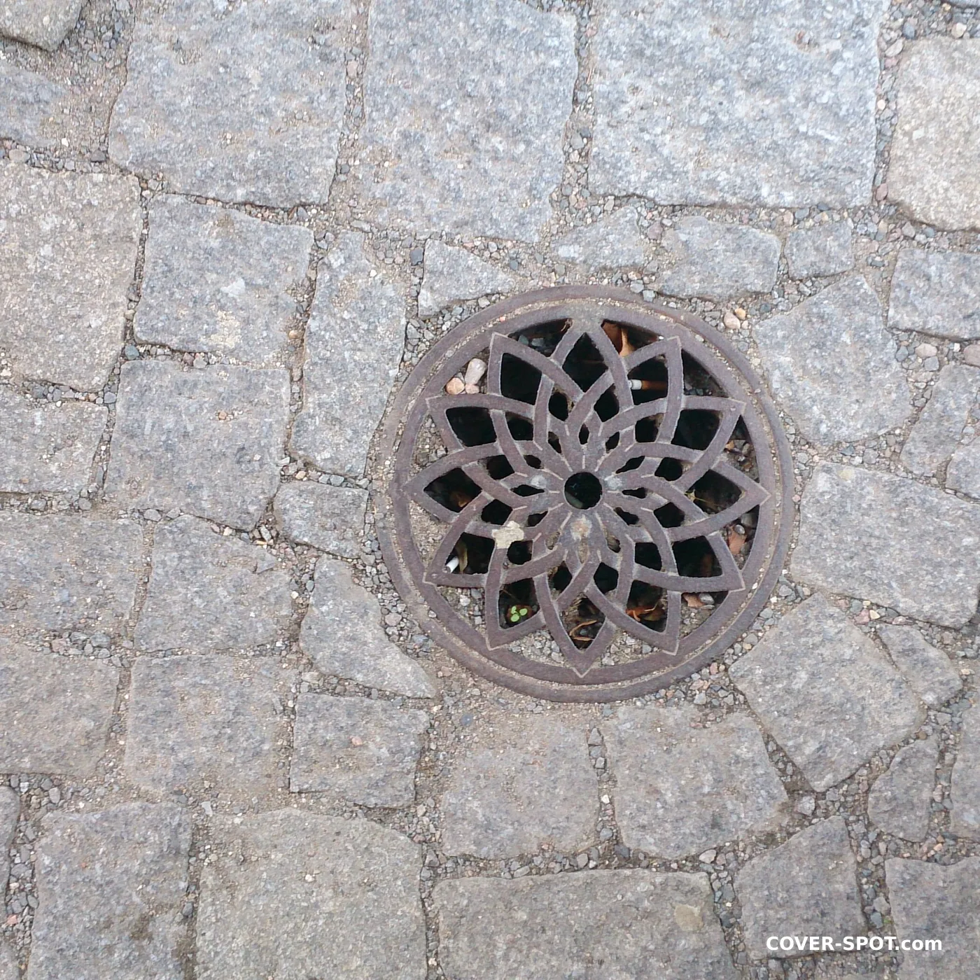 Właz kanalizacyjny w Rataje nad Sázavou, Central Bohemia, Czechia