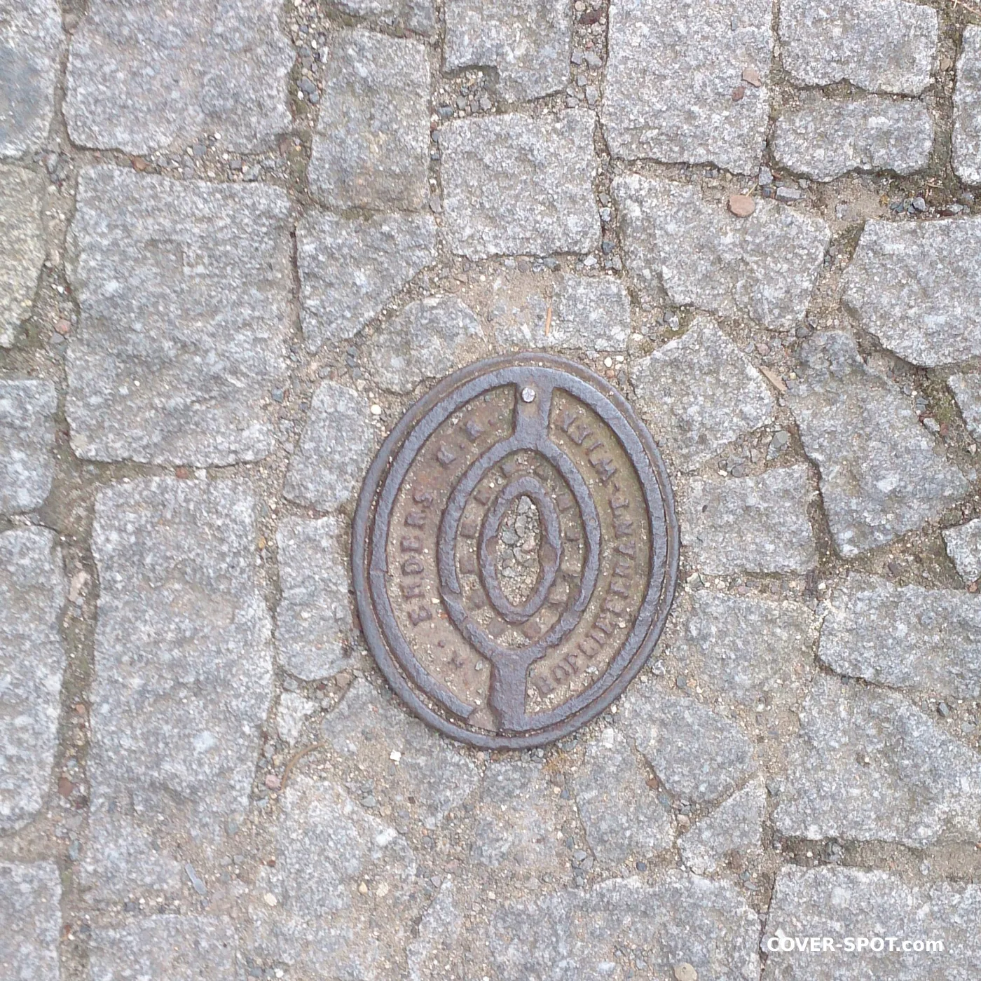 Właz kanalizacyjny w Rataje nad Sázavou, Central Bohemia, Czechia