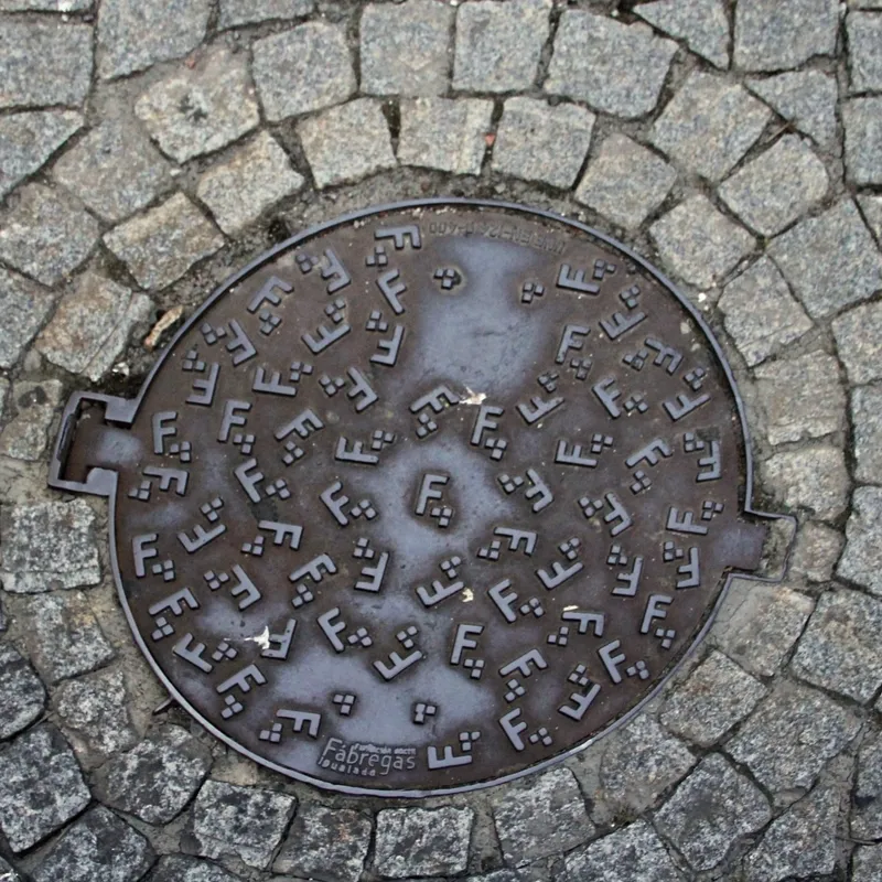 Właz kanalizacyjny w Bragança, Portugal
