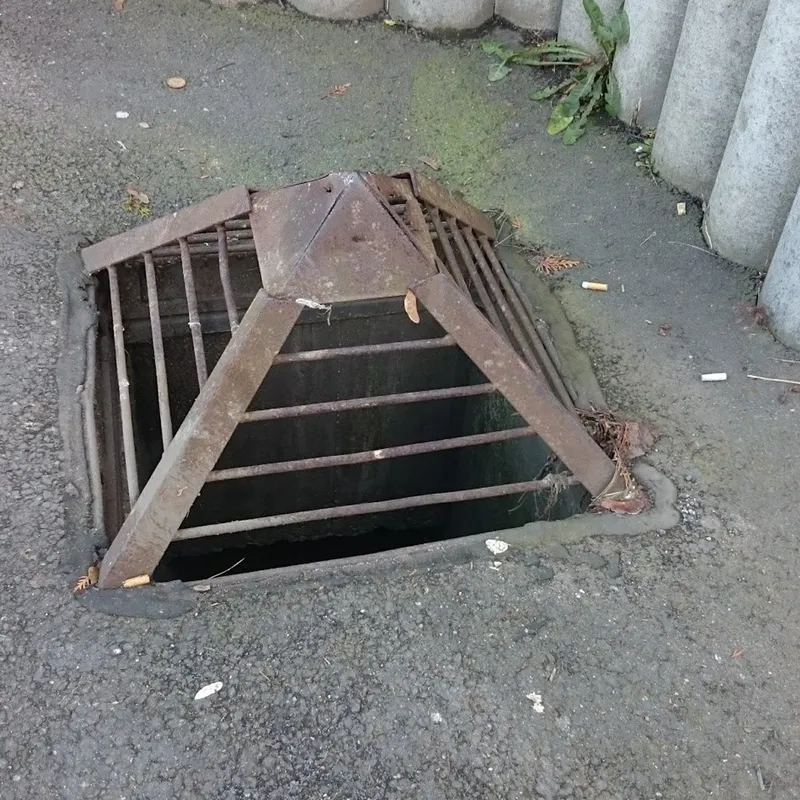 Manhole cover in Praha, Czechia