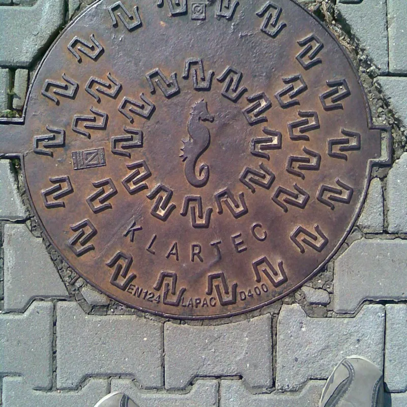 Tampa de esgoto