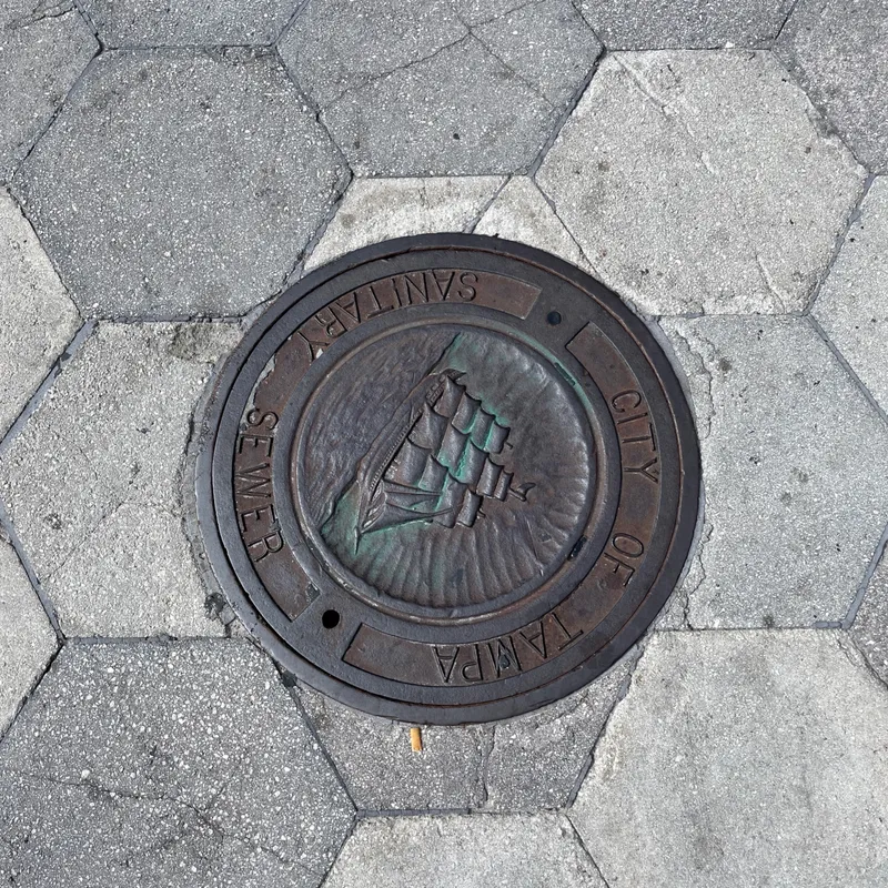 Manhole cover in Tampa, United States