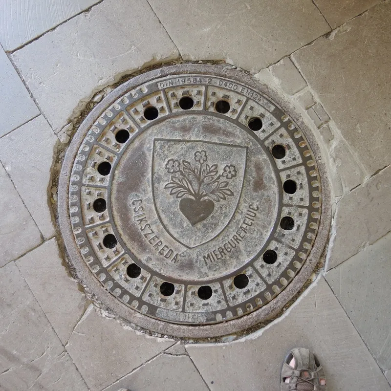 Manhole cover in Şelaru, Romania