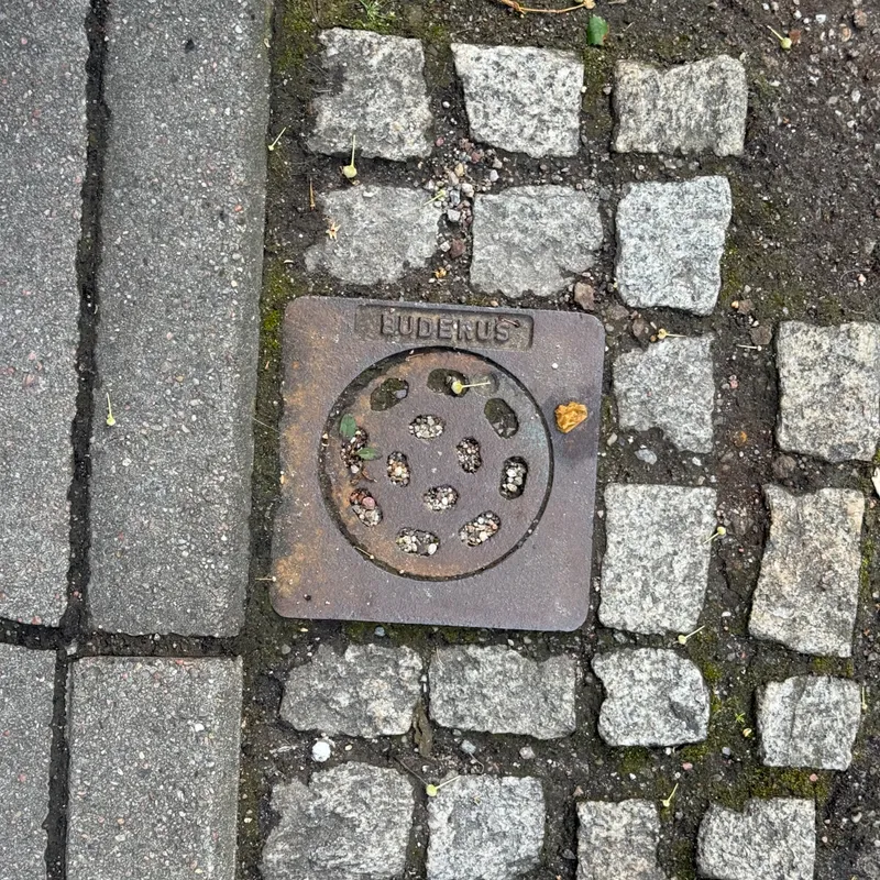 Manhole cover in HafenCity, Germany