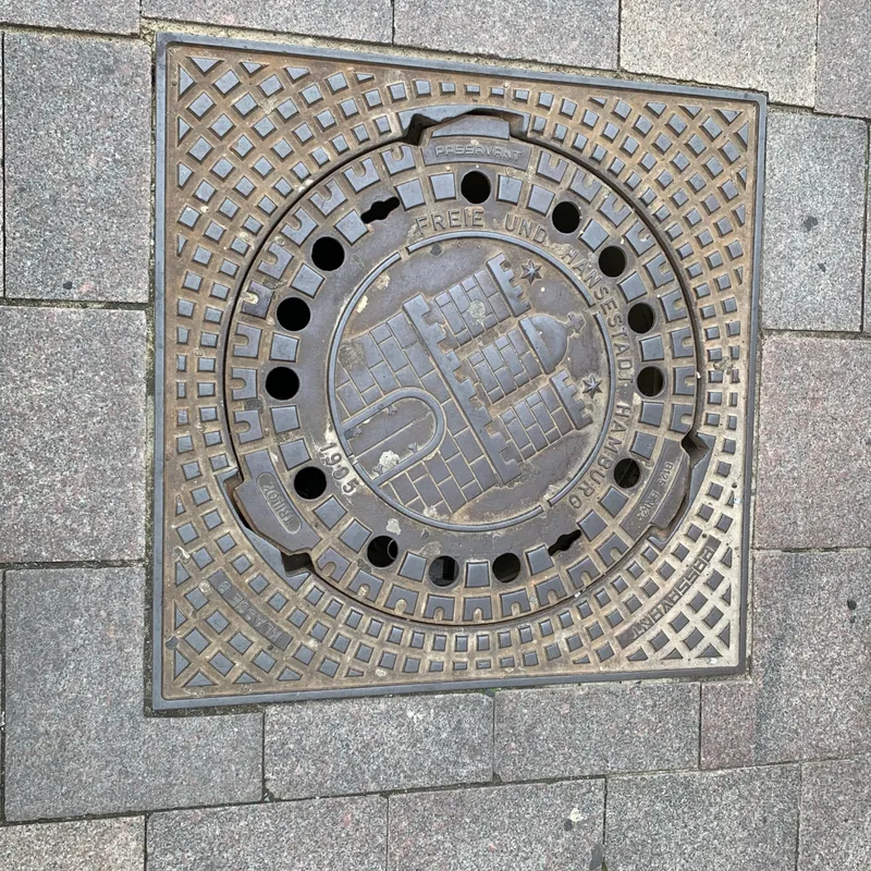 Manhole cover in Manhattan, United States