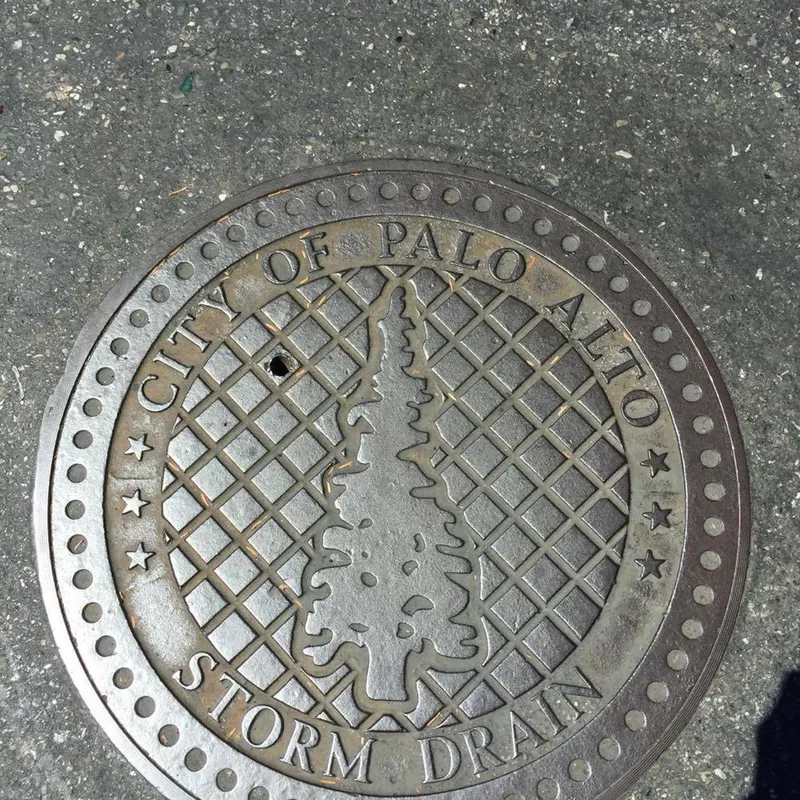 Manhole cover in Palo Alto, United States