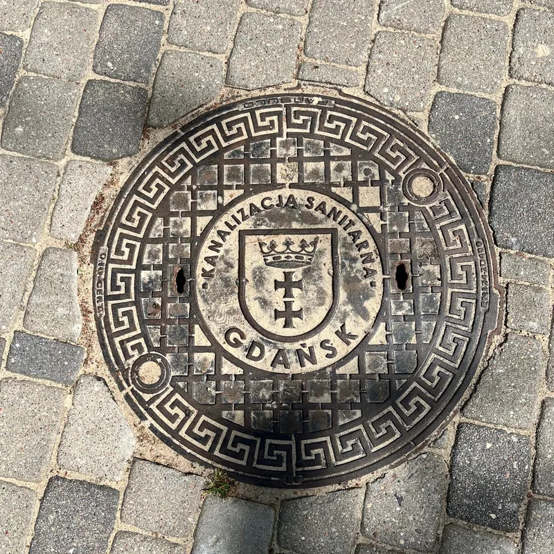 Manhole cover in Żabianka-Wejhera-Jelitkowo-Tysiąclecia, Poland